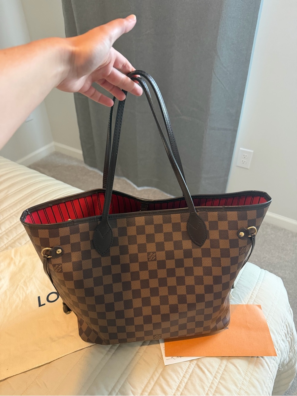 LV never full MM tote bag